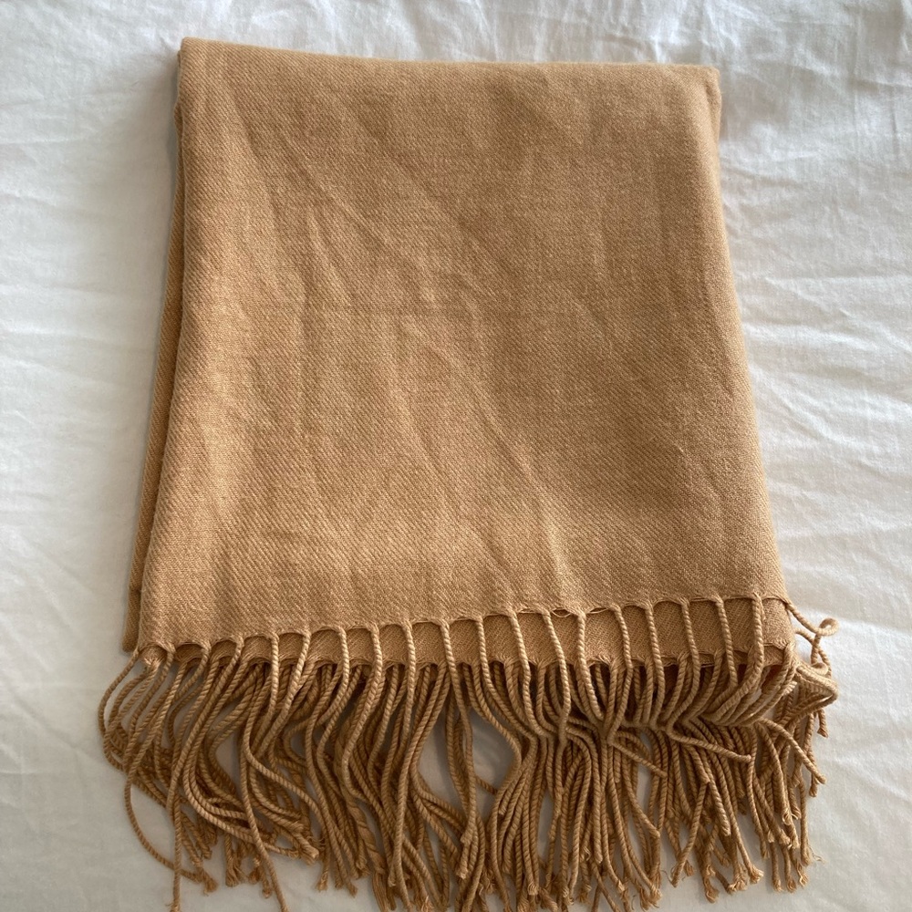 Gorgeous mustard / tan scarf